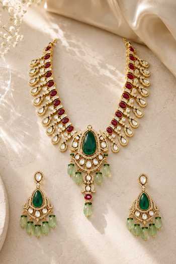 Shop_Vivinia By Vidhi Mehra_White Polki Embellished Pendant Necklace Set _at_Aza_Fashions