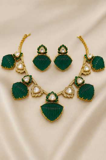 Shop_Vivinia By Vidhi Mehra_Emerald Green Kundan Lotus Embellished Necklace Set _at_Aza_Fashions
