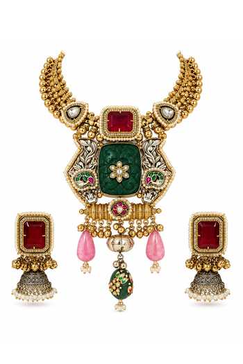 Shop_Vivinia By Vidhi Mehra_Gold Plated Carved Pendant Necklace And Earrings Set _at_Aza_Fashions