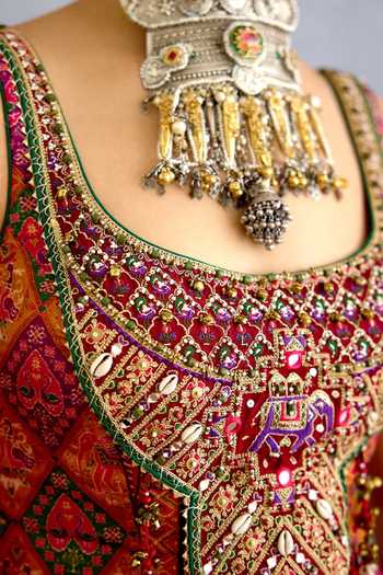 Buy_Torani_Multi Color Silk, Organza Scoop Neck, Yes Rangili Sahithi Kurta Set 