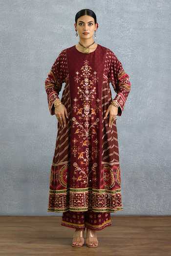 Torani_Maroon Silk Mandarin Collar, Yes Surkhi Tisya Printed Kurta Set _at_Aza_Fashions