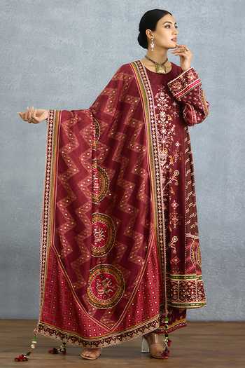 Buy_Torani_Maroon Silk Mandarin Collar, Yes Surkhi Tisya Printed Kurta Set 