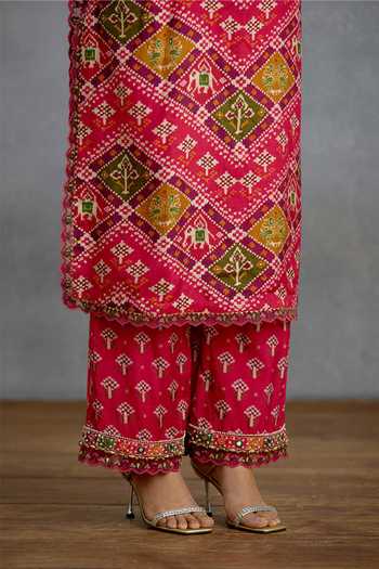 Torani_Pink Silk, Organza Square Neck Raktangi Patola Kurta Set _Online_at_Aza_Fashions
