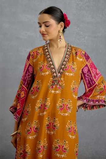 Torani_Yellow Silk, Organza V-neck, Yes Sunehri Virasa Patola Kurta Set _Online_at_Aza_Fashions