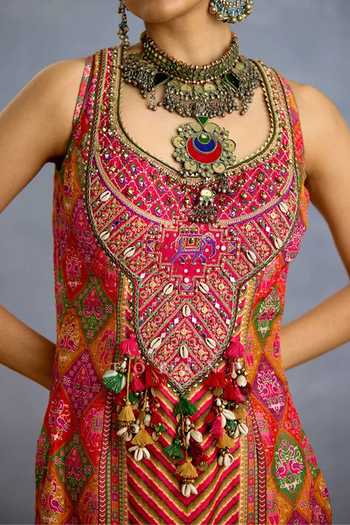 Torani_Pink Silk, Organza Scoop Neck Rangili Jinal Printed Kurta Set _at_Aza_Fashions