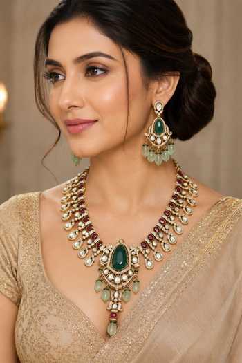 Buy_Vivinia By Vidhi Mehra_White Polki Embellished Pendant Necklace Set _at_Aza_Fashions