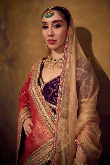 Muskann Kapadiaa_Purple V-neck Shringar Banarasi Bandhani Woven Lehenga Set _Online_at_Aza_Fashions