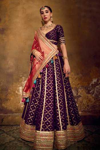 Shop_Muskann Kapadiaa_Purple V-neck Shringar Banarasi Bandhani Woven Lehenga Set _at_Aza_Fashions