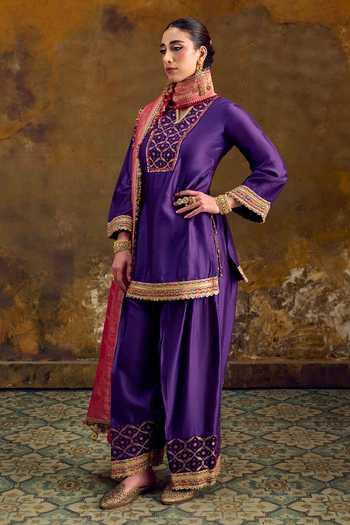 Buy_Muskann Kapadiaa_Purple Chanderi Silk Notched Neck Rani Bandhani Yoke Kurta Set _Online_at_Aza_Fashions