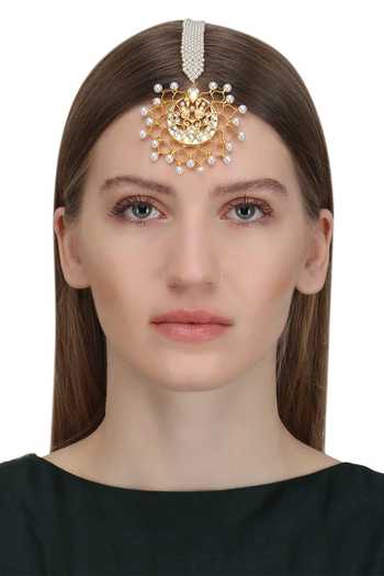 Buy_Raabta By Rahul_White Pearl Embellished Maangtikka _at_Aza_Fashions
