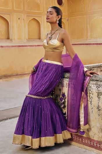 Buy_Preevin_Gold Organza, Chanderi Silk Sweetheart Neck Mukaish Fish Cut Lehenga Set _Online_at_Aza_Fashions
