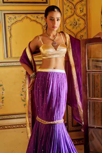 Buy_Preevin_Gold Organza, Chanderi Silk Sweetheart Neck Mukaish Fish Cut Lehenga Set 