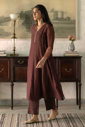 Buy_Trendy Tokari_Brown Silk, Chanderi, Cotton, Organza V-neck, Placement Embroidered Kurta Set _Online_at_Aza_Fashions