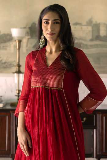 Trendy Tokari_Red Silk, Chanderi, Cotton, Organza V-neck Gathered Embroidered Kurta Set _Online_at_Aza_Fashions