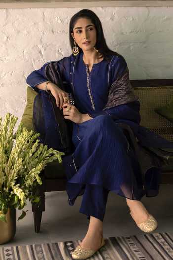 Buy_Trendy Tokari_Blue Silk, Chanderi, Cotton, Organza Round Neck Placement Embroidered Kurta Set 