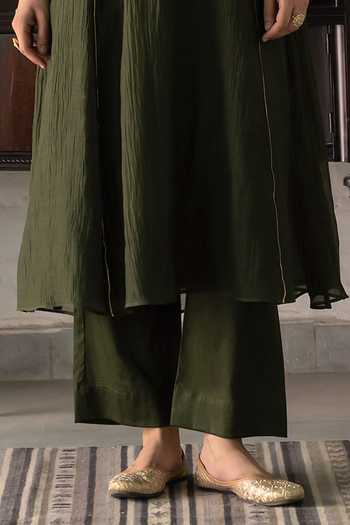 Trendy Tokari_Green Silk, Chanderi, Cotton, Organza V-neck Kurta Set _Online_at_Aza_Fashions