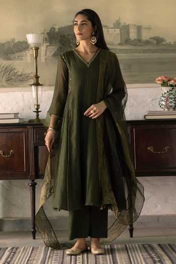 Buy_Trendy Tokari_Green Silk, Chanderi, Cotton, Organza V-neck Kurta Set _at_Aza_Fashions