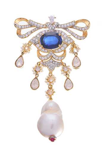 Shop_Raabta By Rahul_Green Majesties Brooch _at_Aza_Fashions