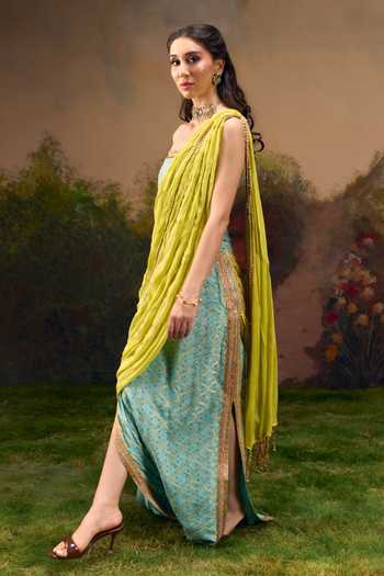 Muskann Kapadiaa_Blue Brocade Bandeau Neck Saawan Bandhani Pre-draped Saree With Corset _Online_at_Aza_Fashions