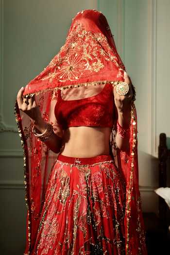 Buy_Mahima Mahajan_Red Organza, Velvet, Scoop Neck Saya Embroidered Lehenga Set _Online