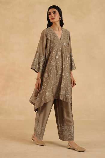 Buy_Begum_Gold Crepe, Silk V-neck Polki Kurta Set 