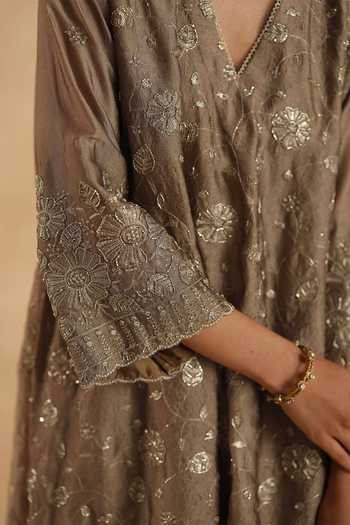 Shop_Begum_Gold Crepe, Silk V-neck Polki Kurta Set _Online