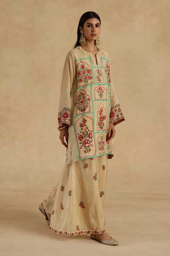 Buy_Begum_Red Silk Embroidery, Zari, Gota Patti Mandarin Collar, Lila Kurta Sharara Set _Online_at_Aza_Fashions