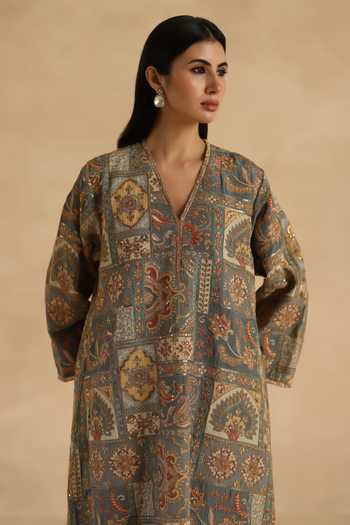 Begum_Grey Silk, Organza V-neck Tarini Kurta Pant Set _Online