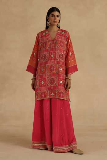 Buy_Begum_Pink Silk V-neck Kutch Kurta Sharara Set _Online_at_Aza_Fashions