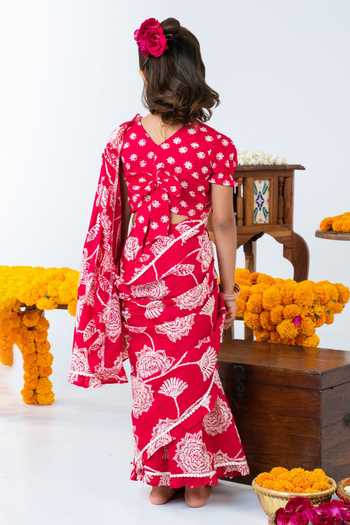 Shop_JILMIL DREAMWEAR_Red Cotton Floral Print Pre-draped Saree With Blouse _at_Aza_Fashions