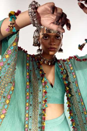 Zariya The Label_Green Chanderi V-neck Hand Embroidered Cape Pant Set _Online