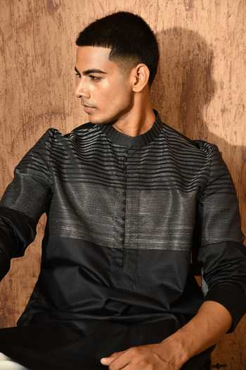 Sulakshna Jasra_Black Cotton Kurta And Pyjama Set _Online_at_Aza_Fashions