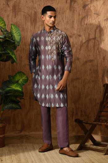 Buy_Sulakshna Jasra_Wine Chanderi Embroidered Kurta And Pyjama Set _at_Aza_Fashions