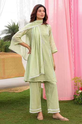 Buy_Charu Makkar_Green Chanderi Mandarin Collar Hana Dori Embroidered Kurta Set _Online