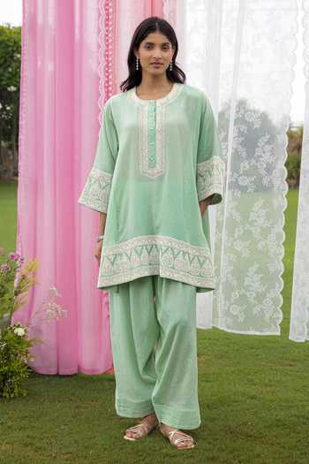Charu Makkar_Green Chanderi, Organza Round Neck Gia Embroidered Kurta Farshi Salwar Set _at_Aza_Fashions