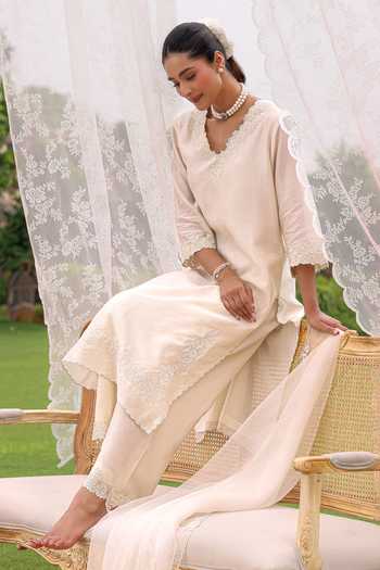 Buy_Charu Makkar_Ivory Silk, Chanderi, Organza V-neck Billie Dori Embroidered Kurta Set _Online