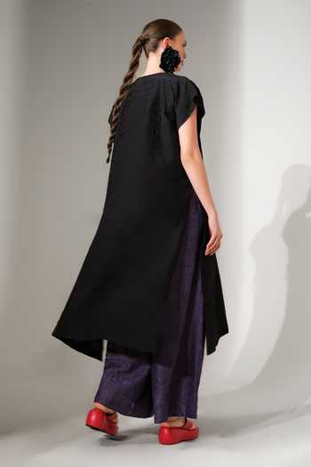 Shop_Stoique_Black Silk V-neck Facet Crushed Oversized Tunic _at_Aza_Fashions