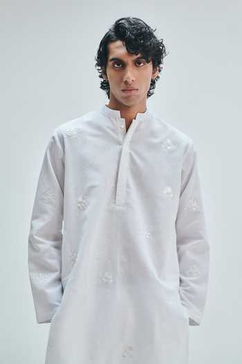 Saphed_White Cotton, Linen Taj Embroidered Band Collar Kurta Set _Online