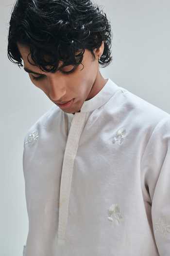Buy_Saphed_White Cotton, Linen Taj Embroidered Band Collar Kurta Set _Online