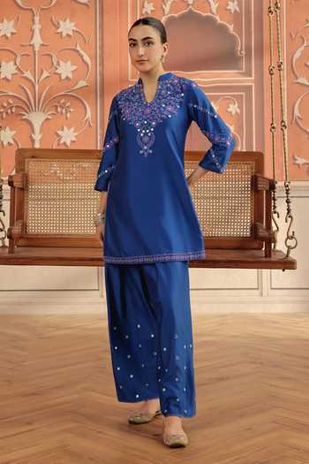 Buy_Dohr India_Blue Silk, Chanderi, Cotton Split V-neck Rasa Kurta Set _Online_at_Aza_Fashions