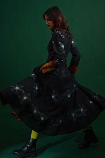 KA-Sha_Black Cotton V-neck Sap Heer Organic Dress _at_Aza_Fashions