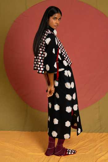 Shop_KA-Sha_Black Cotton Clamp Dye Kala Skirt _at_Aza_Fashions