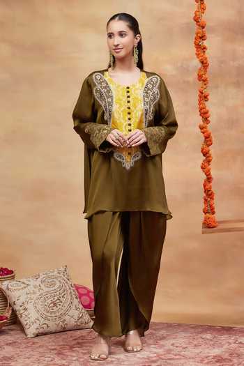 Buy_Dareiss_Green Silk, Chiffon Scoop Neck Rewa Paisley Embroidered Kurta And Dhoti Pant Set _at_Aza_Fashions