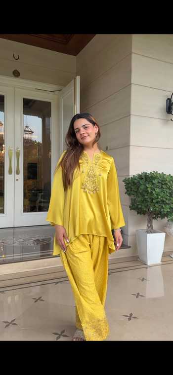 Buy_Dareiss_Yellow Silk, Satin Split V-neck, Yes Kedar Embroidered Kurta And Salwar Set _Online