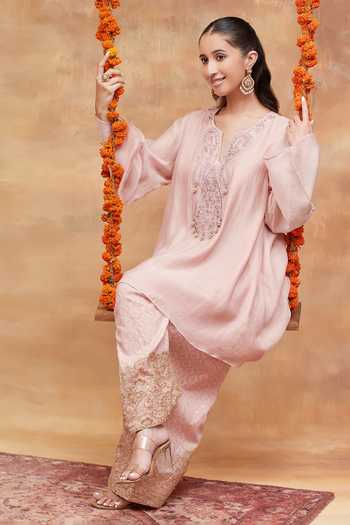 Dareiss_Pink Silk, Chanderi Split V-neck Kedar Neckline Embroidered Kurta And Salwar Set _at_Aza_Fashions