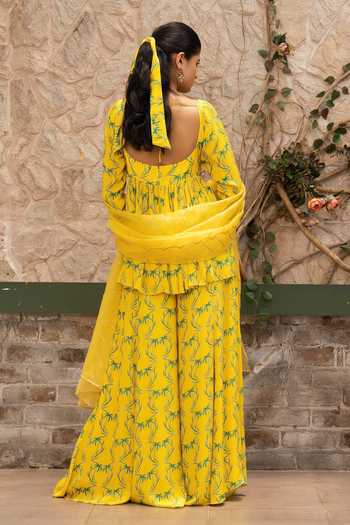 Shop_Senren By Eshana Raut_Yellow Crepe, Net Square Neck Printed Kurta Set _at_Aza_Fashions