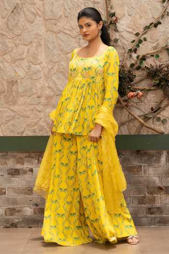 Shop_Senren By Eshana Raut_Yellow Crepe, Net Square Neck Printed Kurta Set _Online_at_Aza_Fashions