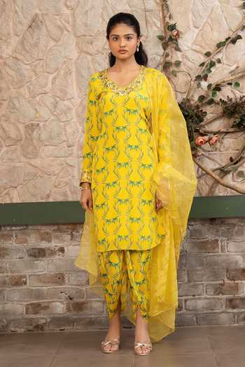 Shop_Senren By Eshana Raut_Yellow Crepe, Net V-neck Tropical Print Kurta Set _Online_at_Aza_Fashions