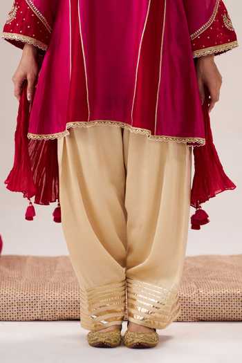 Buy_Almaari By Pooja Patel_Pink Chanderi Silk Split V-neck, Yes Mahira Kurta Salwar Set _Online_at_Aza_Fashions
