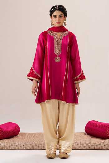 Buy_Almaari By Pooja Patel_Pink Chanderi Silk Split V-neck, Yes Mahira Kurta Salwar Set _at_Aza_Fashions